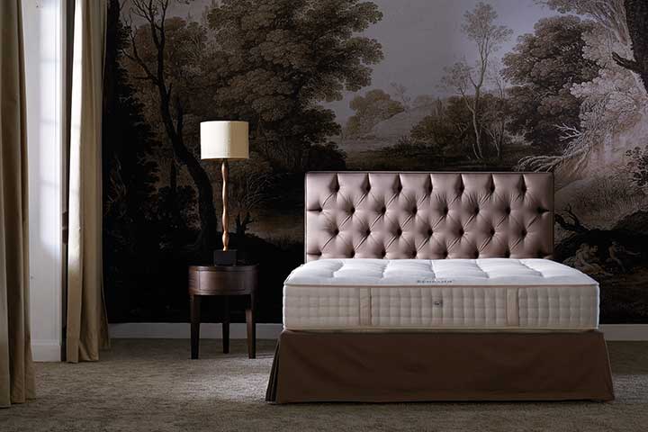 Schramm Boxspringbett im Schlafzimmer